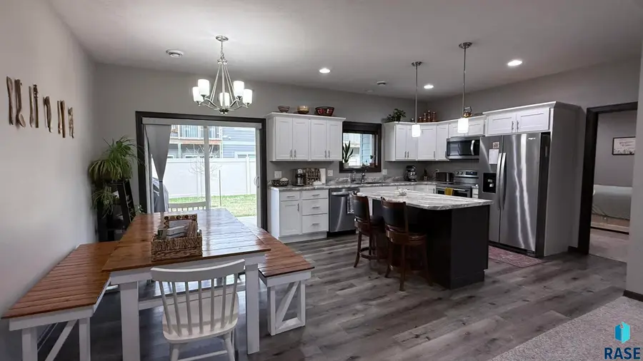 3914 E Brewster St, Sioux Falls, SD 57108 - #2