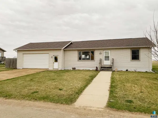 402 Kelsey St, Elkton, SD 57026