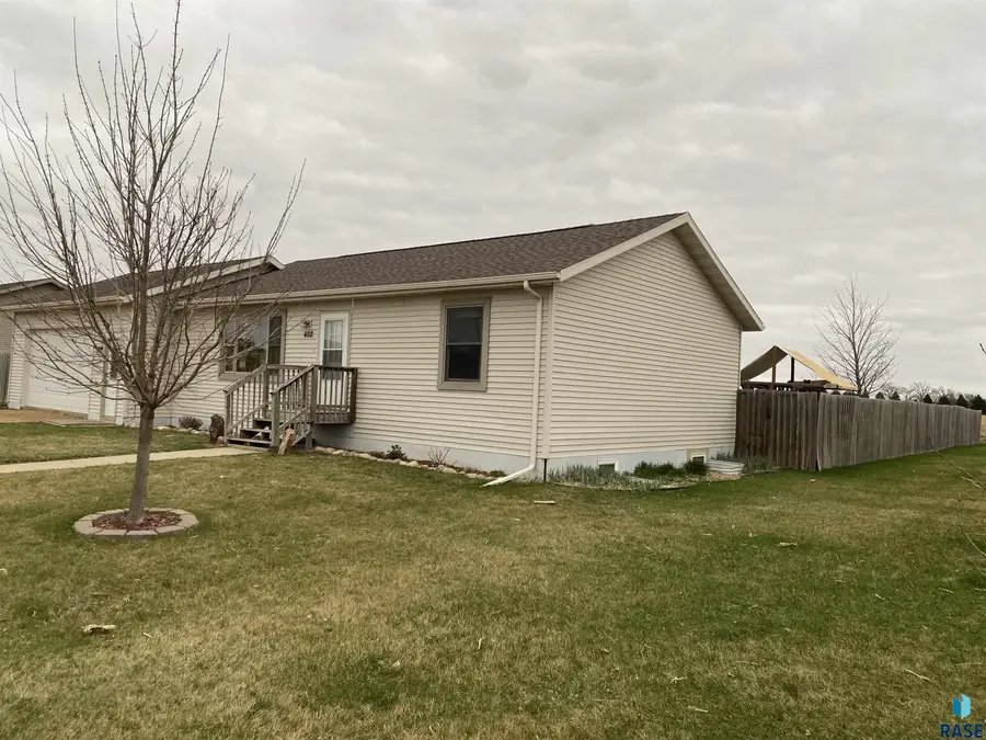 402 Kelsey St, Elkton, SD 57026 - #3