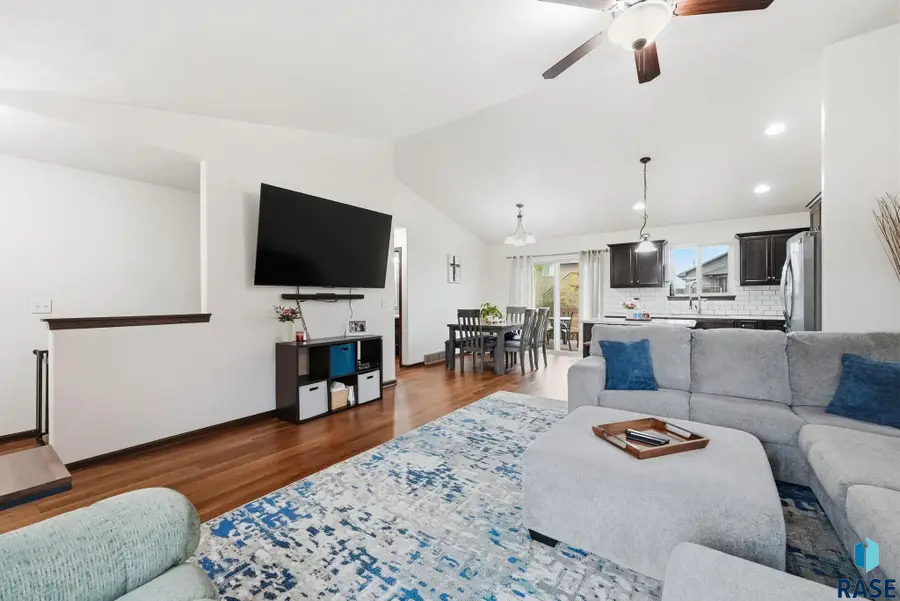 436 Macey Ave, Harrisburg, SD 57032 - #3