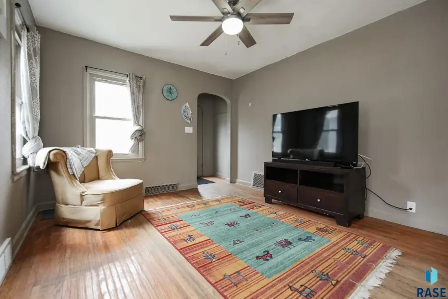 1904 S Duluth Ave, Sioux Falls, SD 57105 - #2