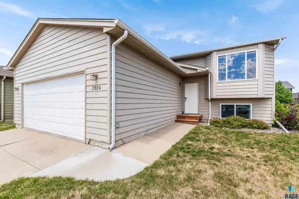 3924 W 92nd St, Sioux Falls, SD 57108