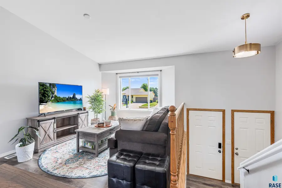 3924 W 92nd St, Sioux Falls, SD 57108 - #3