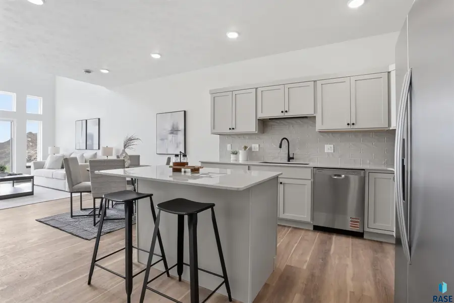 2317 E Jetty Pl, Sioux Falls, SD 57108 - #3