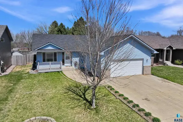 908 Miah St, Harrisburg, SD 57032