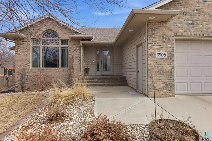 3508 S Judy Ave, Sioux Falls, SD 57103 - #2