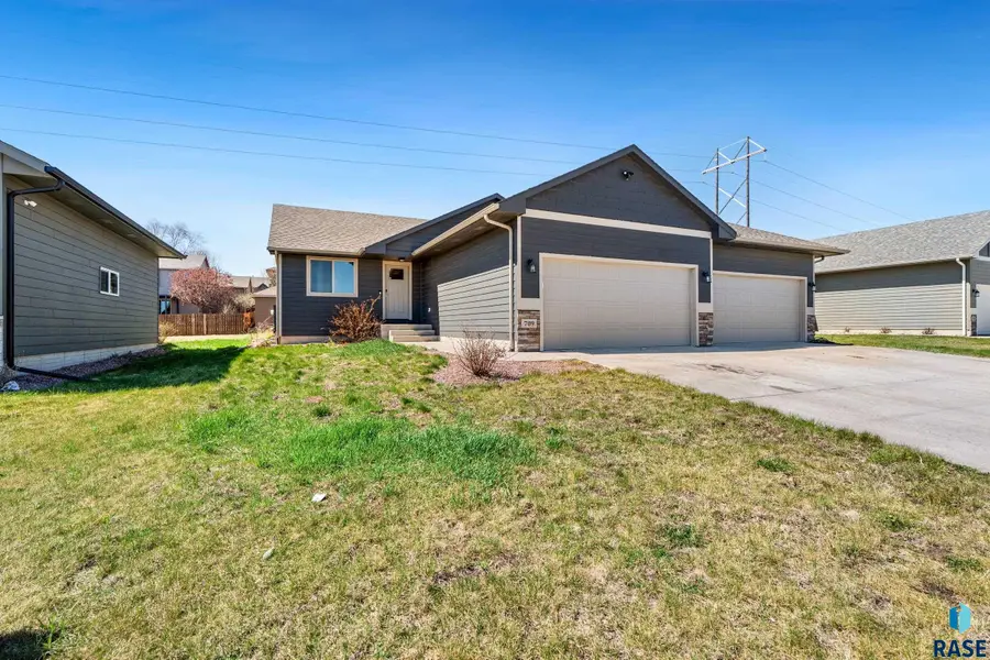 709 N Anthem Dr, Sioux Falls, SD 57110 - #2