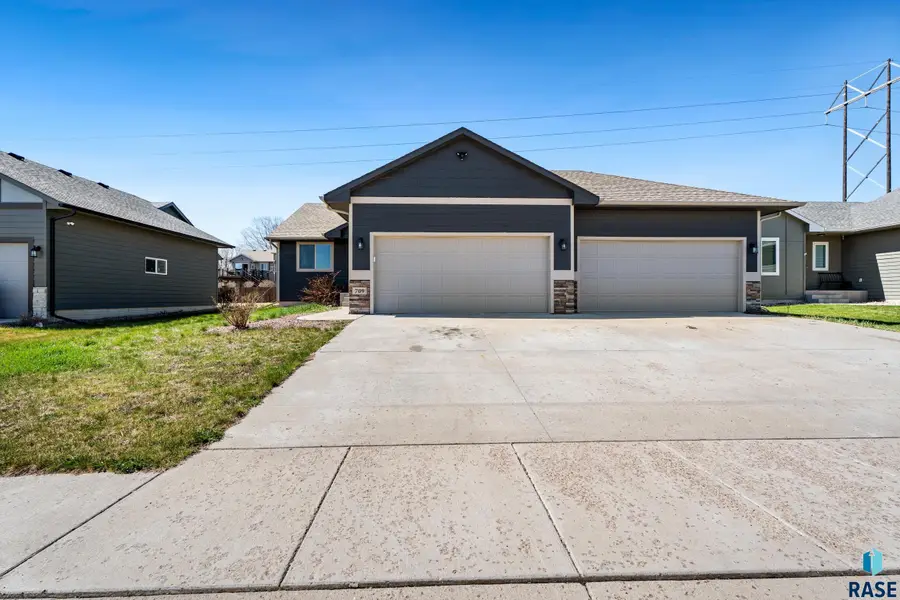 709 N Anthem Dr, Sioux Falls, SD 57110 - #3