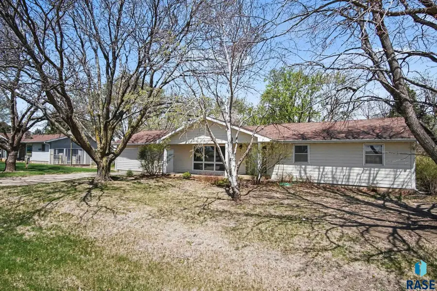 4210 Hermans Loop, Yankton, SD 57078 - #2
