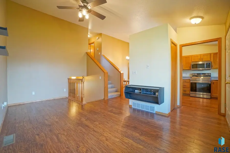 7624 S Bell Cir, Sioux Falls, SD 57108 - #3