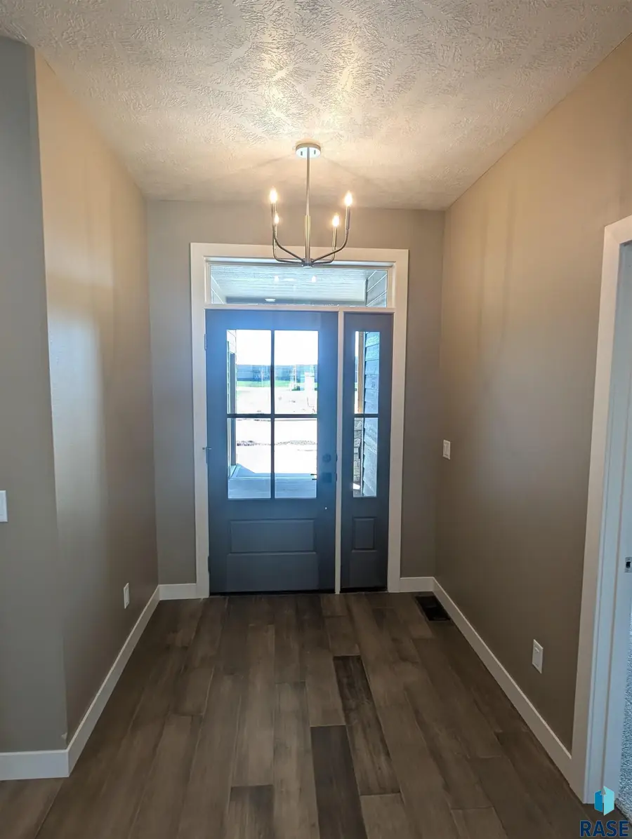 7004 E Copper Stone Cir, Sioux Falls, SD 57110 - #2