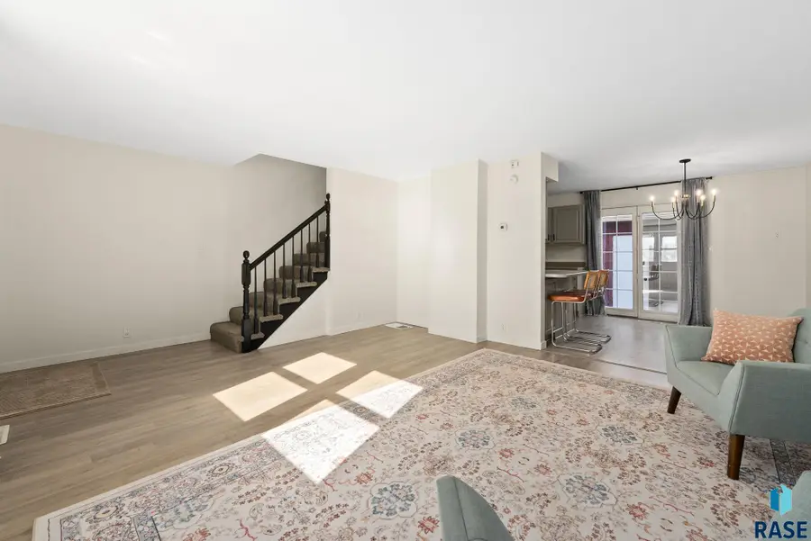 101 N Pipestone St #2, Brandon, SD 57005 - #3