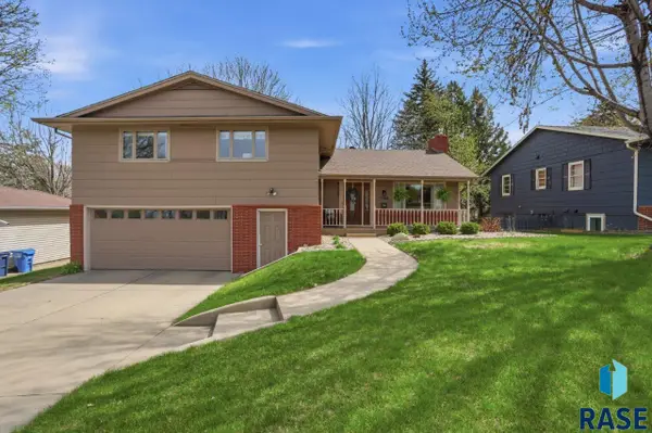 1704 S Williams Ave, Sioux Falls, SD 57105