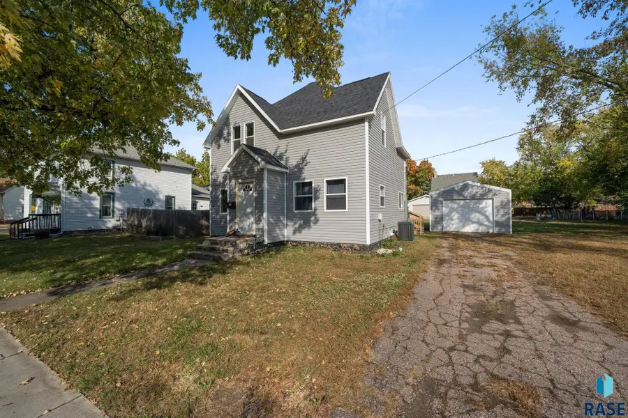 222 W 2nd St, Canton, SD 57013 - #3