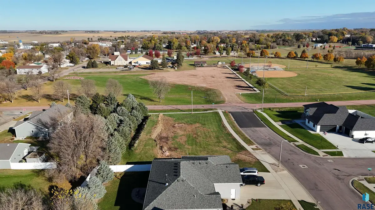 105 Lacy Ave, Garretson, SD 57030 - #1