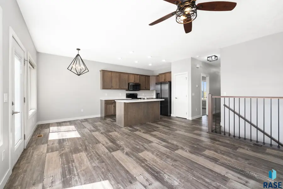 1805 E 71st St N, Sioux Falls, SD 57104 - #3