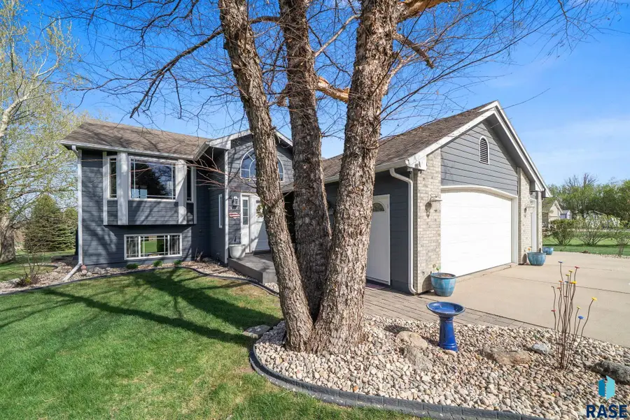 24404 View Dr, Dell Rapids, SD 57022 - #3