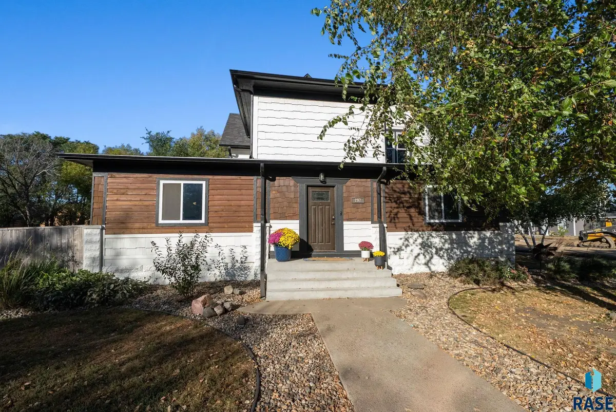 297 N Cedar Ave, Parker, SD 57053 - #1