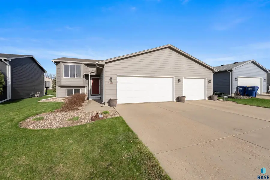 7516 S Bell Cir, Sioux Falls, SD 57108 - #2