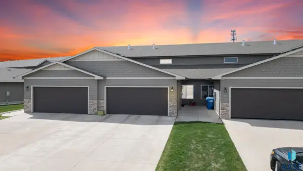 5405 S Seville Pl, Sioux Falls, SD 57108