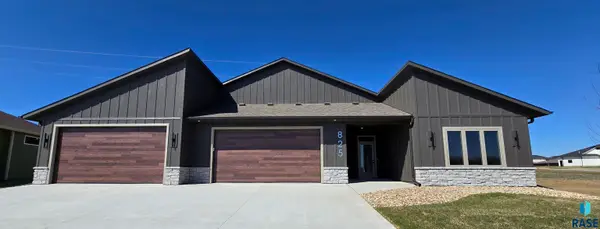 825 N Sylvan Dr, Sioux Falls, SD 57110