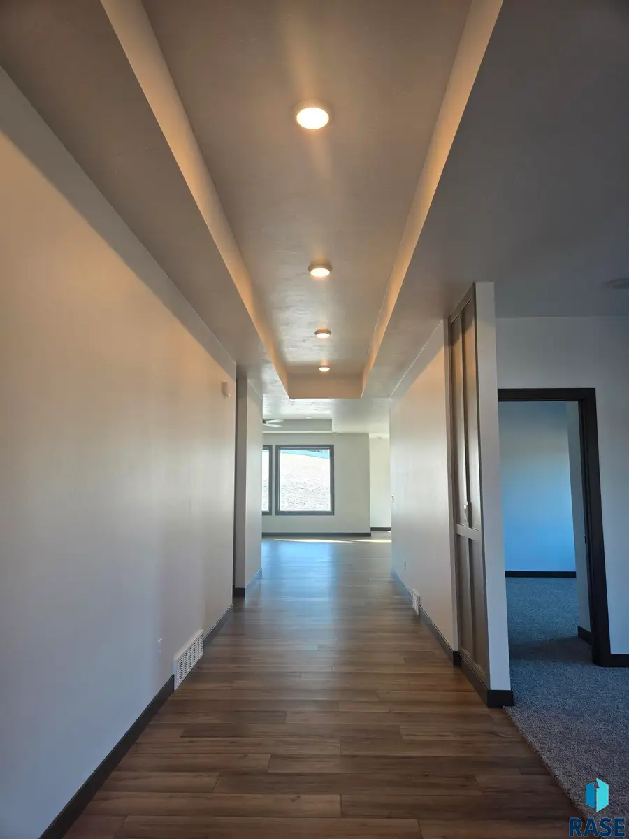 825 N Sylvan Dr, Sioux Falls, SD 57110 - #2