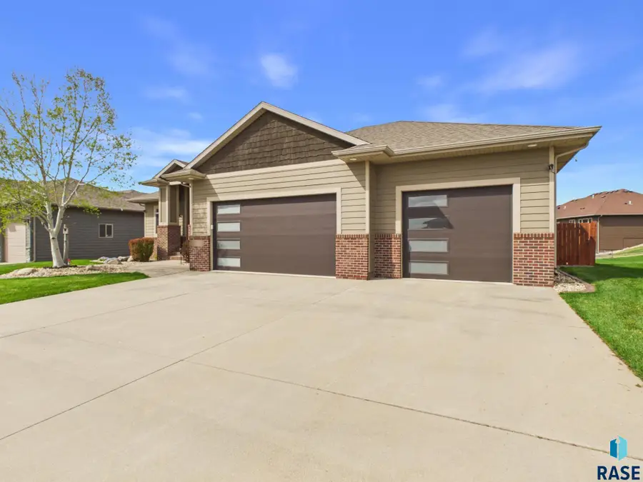 4205 S Alpine Ave, Sioux Falls, SD 57110 - #3