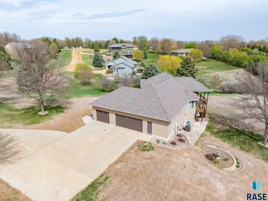 8415 E Sunset Cir, Brandon, SD 57005 - #3
