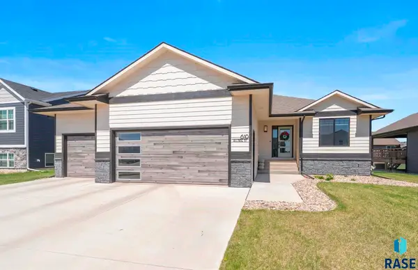 610 Hillside St, Harrisburg, SD 57032