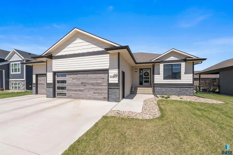 610 Hillside St, Harrisburg, SD 57032 - #2