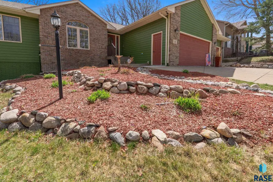 18 E Big Sky Pl, Sioux Falls, SD 57110 - #3