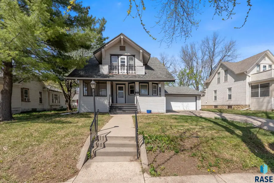 710 E 2nd St, Canton, SD 57013 - #3