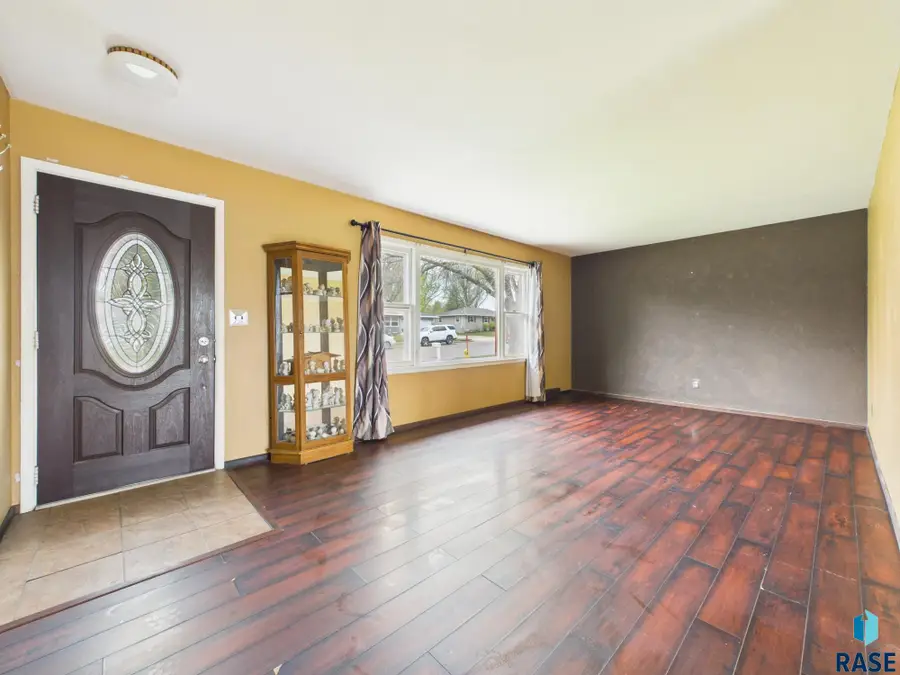 4600 W 38th St, Sioux Falls, SD 57106 - #3