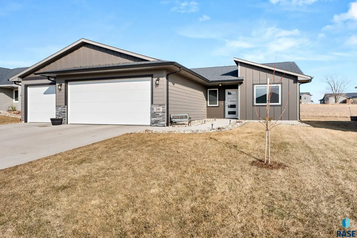 240 N Ceylon Ave, Tea, SD 57064 - #1