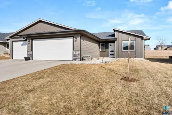 240 N Ceylon Ave, Tea, SD 57064