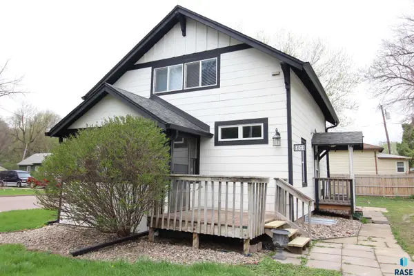1801 N Wayland Ave, Sioux Falls, SD 57103