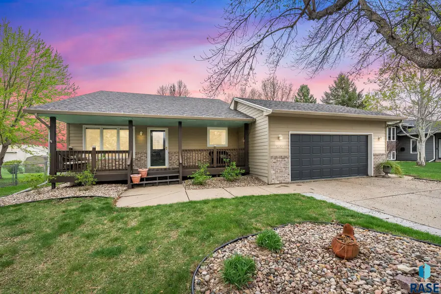 1600 S Hillview Rd, Sioux Falls, SD 57110 - #2