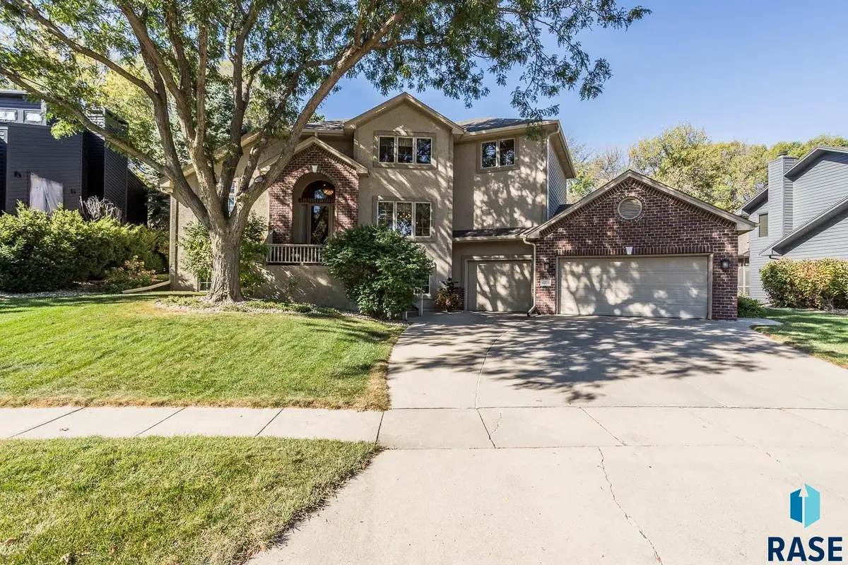 4509 S River Oaks Dr, Sioux Falls, SD 57105 - #1