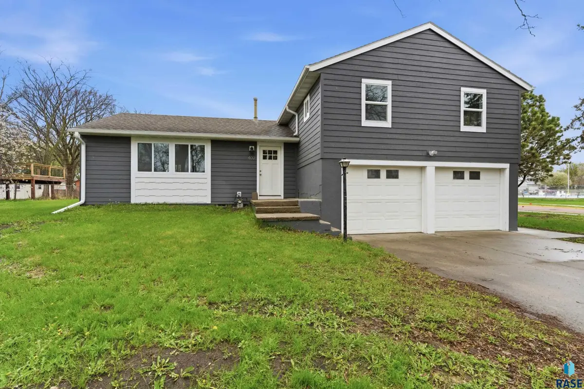402 E 4th St, Hartford, SD 57033 - #1