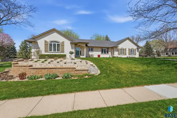 612 E 61st St, Sioux Falls, SD 57108