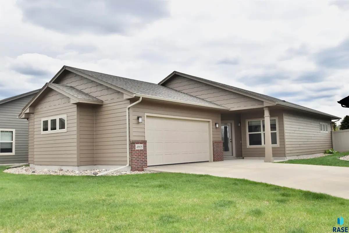 4905 E 61st St, Sioux Falls, SD 57108 - #1