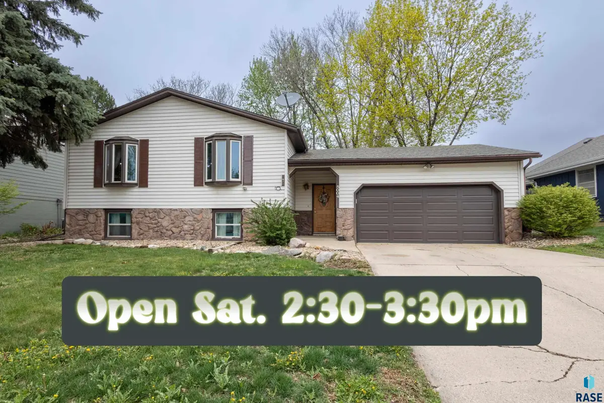 5004 W 49th St, Sioux Falls, SD 57106 - #1