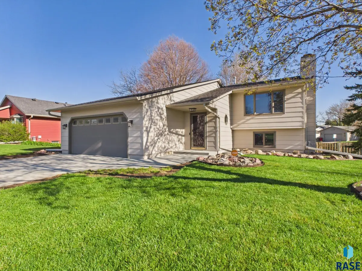 701 N Savannah Dr, Sioux Falls, SD 57103 - #1