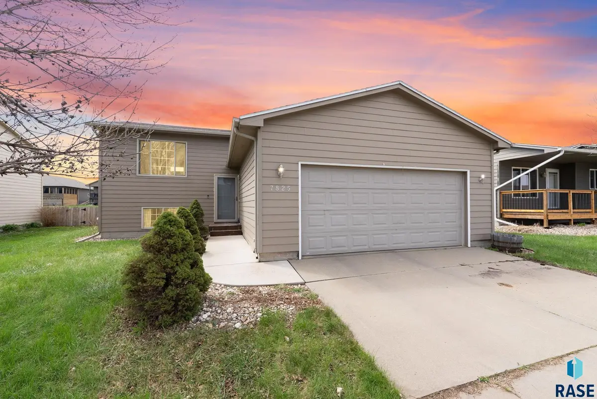 7825 W Stoney Creek St, Sioux Falls, SD 57106 - #1