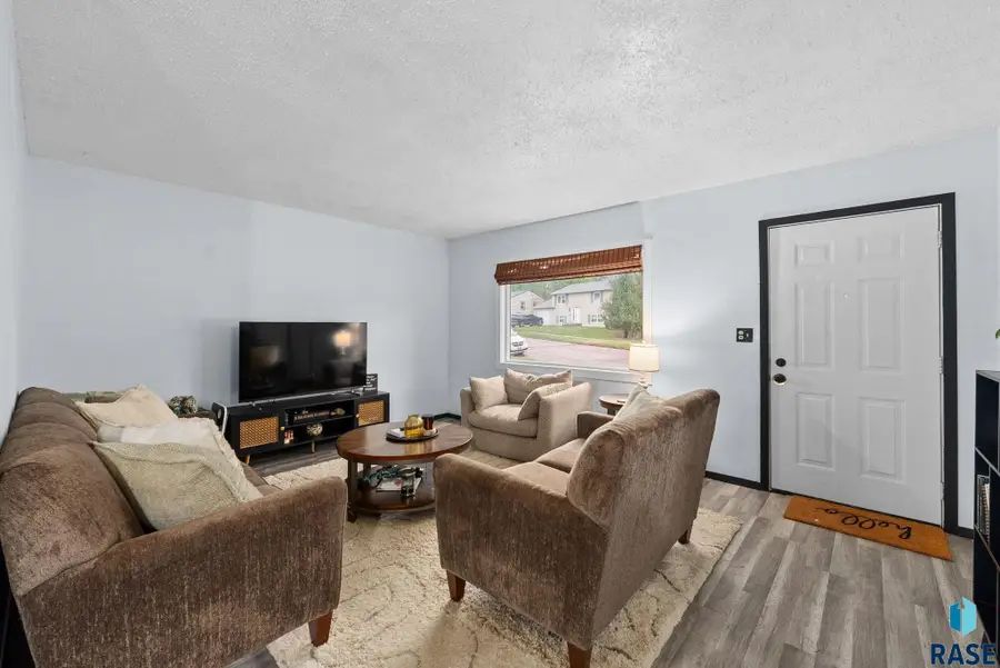 1325 S Annway Dr, Sioux Falls, SD 57103 - #3