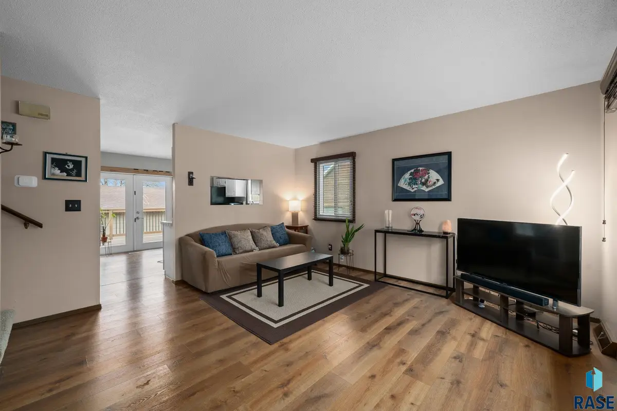 2427 S Center Ave, Sioux Falls, SD 57105 - #1