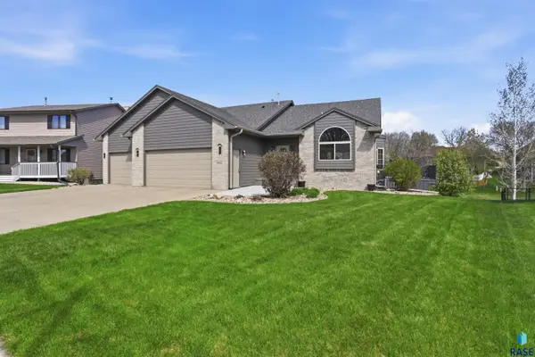 6612 W Thatcher Dr, Sioux Falls, SD 57106