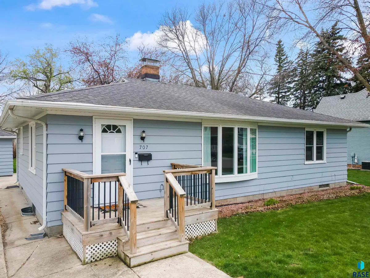 707 E 6th St, Dell Rapids, SD 57022 - #1
