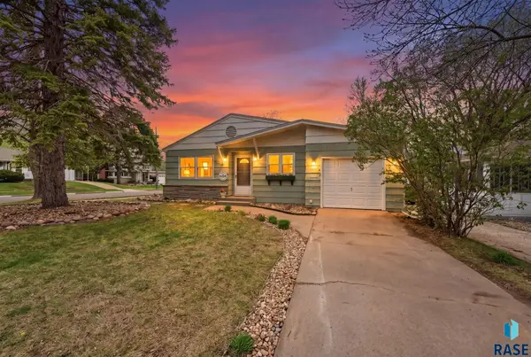 1121 S Willow Ave, Sioux Falls, SD 57105