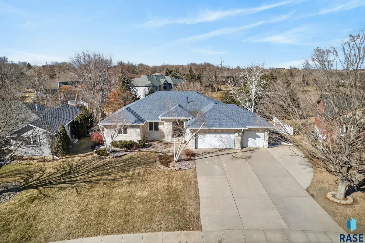 1244 S Stoney Pointe Ct, Sioux Falls, SD 57106 - #1